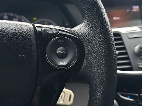 Used 2017 Honda Accord LX image 25