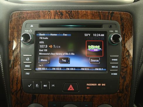 Used 2013 Chevrolet Traverse LT image 27