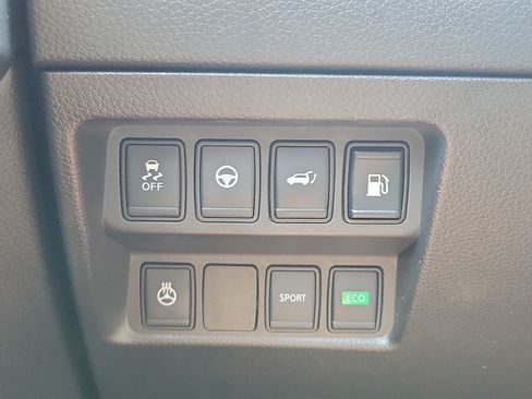 Used 2019 Nissan Rogue SV w/ Premium Package FWD image 26