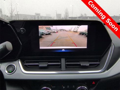 Used 2024 Chevrolet Trax LT w/ LT Convenience Package image 28