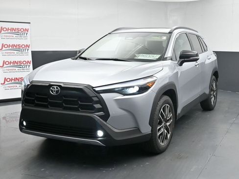 Used 2026 Toyota Corolla Cross XLE image 4
