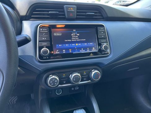 Used 2025 Nissan Versa SV FWD image 17