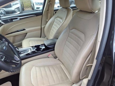 Used 2015 Ford Fusion SE w/ Equipment Group 202A image 17