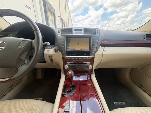 Used 2012 Lexus LS 460 w/ Luxury Value Edition RWD image 12