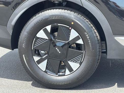 New 2026 Kia Sportage LX FWD image 33