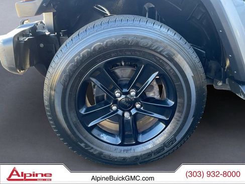 Used 2020 Jeep Wrangler Sahara image 14