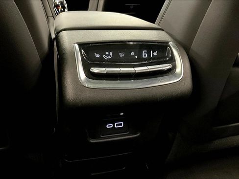 Used 2024 Cadillac XT6 Sport w/ Technology Package AWD/4WD image 34