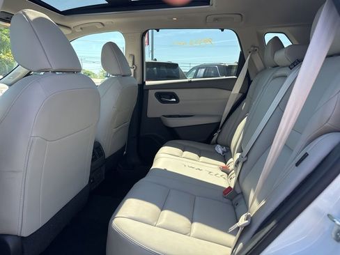 Certified 2023 Nissan Rogue SL w/ SL Premium Package AWD/4WD image 16
