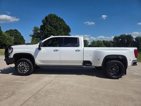 Used 2024 Chevrolet Silverado 3500 LTZ w/ LTZ Convenience Package AWD/4WD image 9