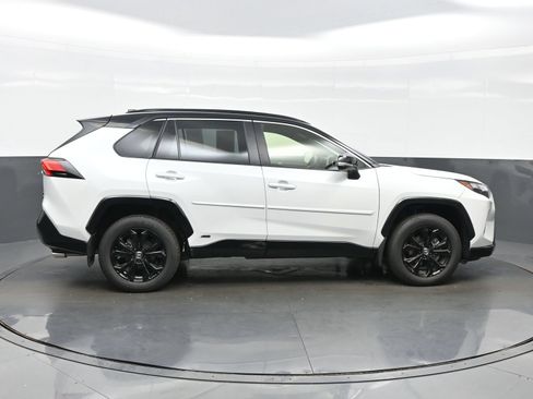 Used 2023 Toyota RAV4 XSE AWD/4WD image 7
