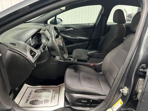 Used 2019 Chevrolet Cruze LT image 5