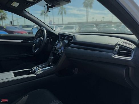 Used 2019 Honda Civic Sport image 9