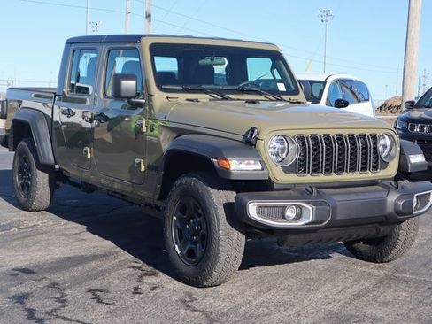 New 2026 Jeep Gladiator Sport image 2