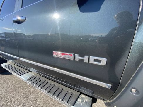 Used 2017 GMC Sierra 2500 SLT w/ Duramax Plus Package AWD/4WD image 19