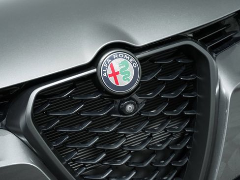 New 2024 Alfa Romeo Tonale Veloce w/ Active Assist Package AWD/4WD image 11