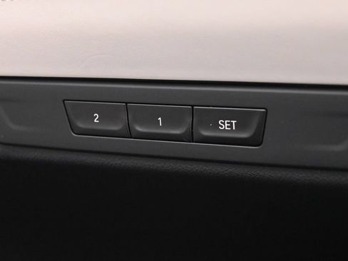 Used 2022 BMW 740i w/ M Sport Package RWD image 19