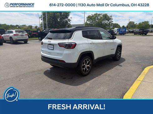 Used 2024 Jeep Compass Limited AWD/4WD image 3