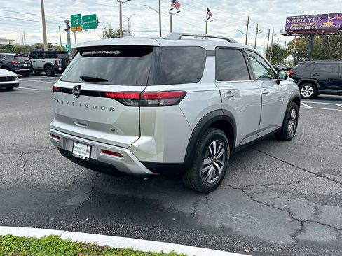 Used 2023 Nissan Pathfinder SL image 6