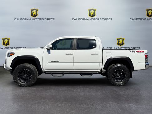 Used 2022 Toyota Tacoma TRD Off-Road AWD/4WD image 2