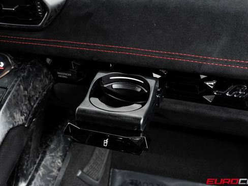 Used 2018 Lamborghini Huracan Performante image 38