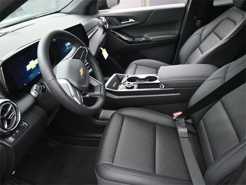 New 2026 Chevrolet Equinox LT image 8