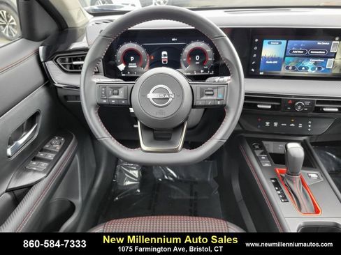 Used 2025 Nissan Kicks SR image 13