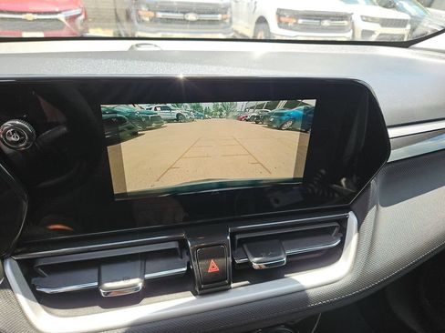 Used 2025 Chevrolet TrailBlazer LT AWD/4WD image 22