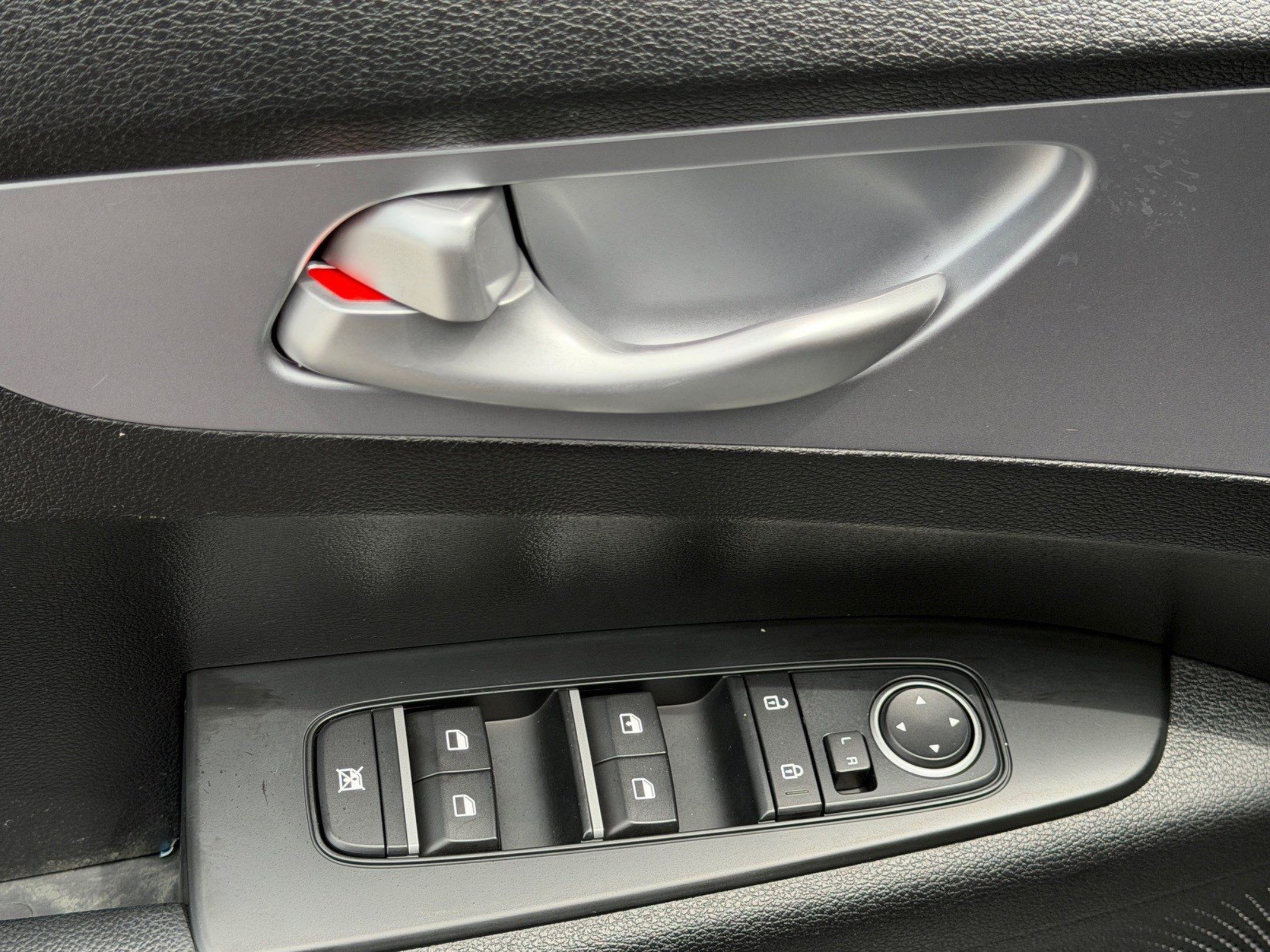 Certified 2024 Kia Forte LXS w/ LXS Technology Package FWD image 22
