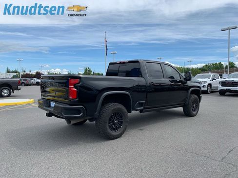 Used 2025 Chevrolet Silverado 2500 ZR2 w/ Technology Package AWD/4WD image 7