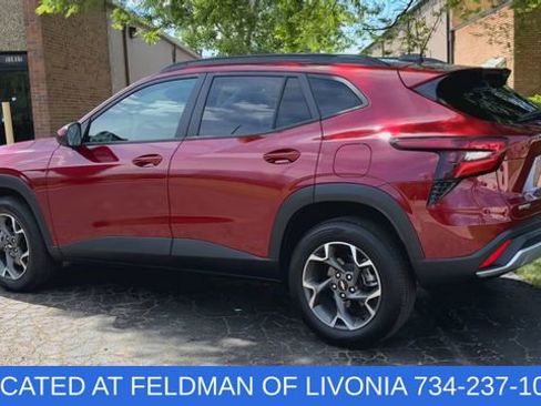 Used 2024 Chevrolet Trax LT FWD image 6