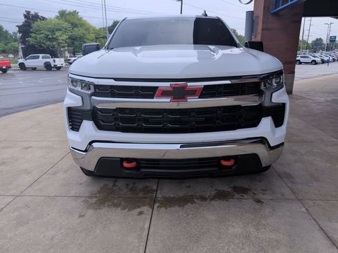 Used 2024 Chevrolet Silverado 1500 LT AWD/4WD image 10