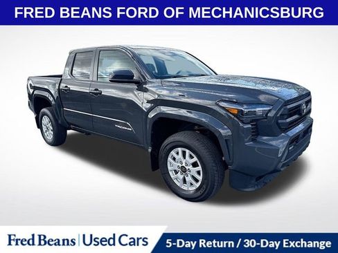Used 2025 Toyota Tacoma SR5 AWD/4WD image 1
