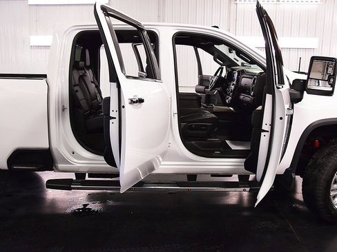 Used 2021 Chevrolet Silverado 2500 High Country w/ Z71 Off-Road Package image 36