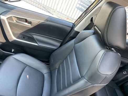 Certified 2023 Toyota RAV4 XLE Premium AWD/4WD image 31