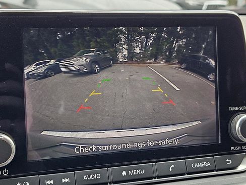 Used 2022 Nissan Rogue SV image 25