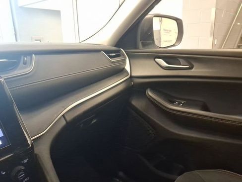 Used 2023 Jeep Grand Cherokee L Laredo w/ Luxury Tech Group I image 10