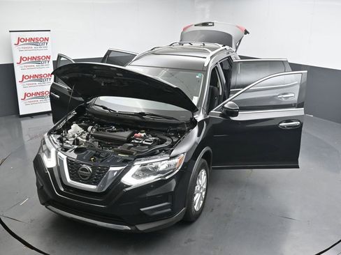 Used 2020 Nissan Rogue SV image 39
