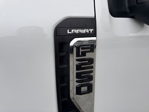 Used 2023 Ford F250 Lariat w/ Chrome Package image 38