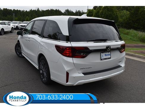 New 2026 Honda Odyssey Touring image 5