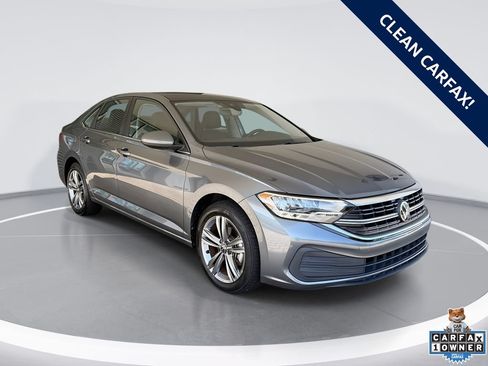 Certified 2023 Volkswagen Jetta SE FWD image 38