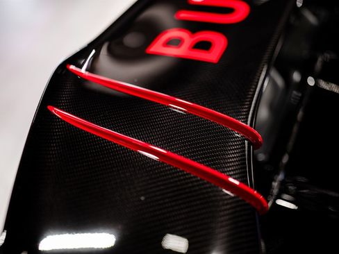 Used 2022 Bugatti Chiron Pur Sport image 19