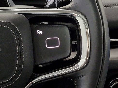 Certified 2025 Lincoln Navigator L Reserve image 23