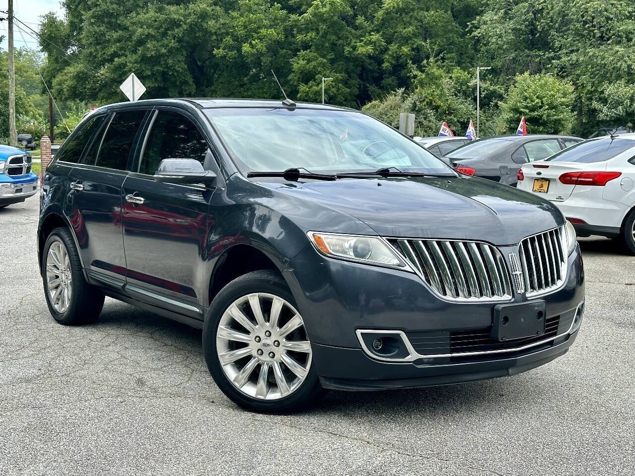 Used 2014 Lincoln MKX AWD w/ Equipment Group 102A image 26