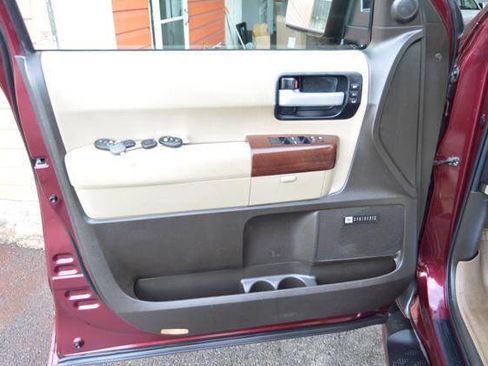 Used 2011 Toyota Sequoia Platinum image 38