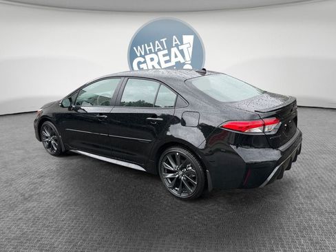 Certified 2026 Toyota Corolla SE w/ SE Package FWD image 6
