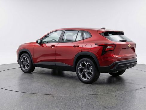 Used 2025 Chevrolet Trax LT FWD image 6