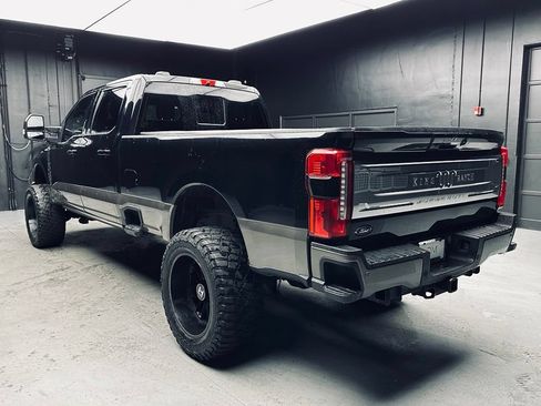 Used 2023 Ford F250 King Ranch w/ FX4 Off-Road Package AWD/4WD image 5