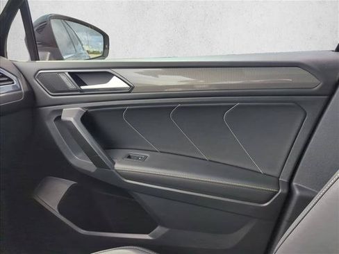 Used 2023 Volkswagen Tiguan SE FWD image 25