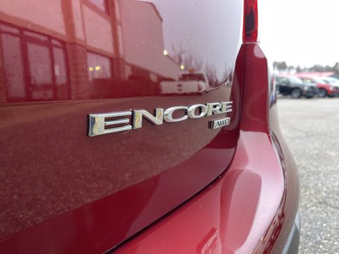 Used 2021 Buick Encore Preferred AWD/4WD image 24