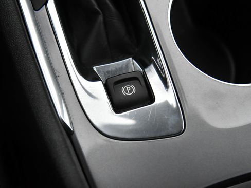 Used 2023 Chevrolet Malibu LT image 25